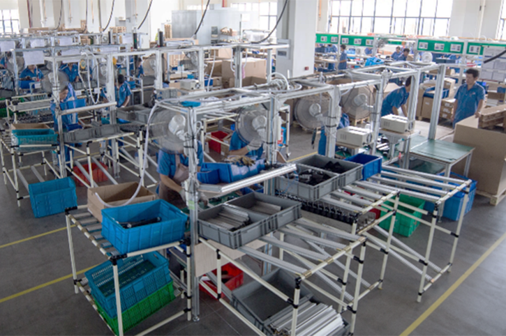 7. Linia montażu końcowego siłownika2